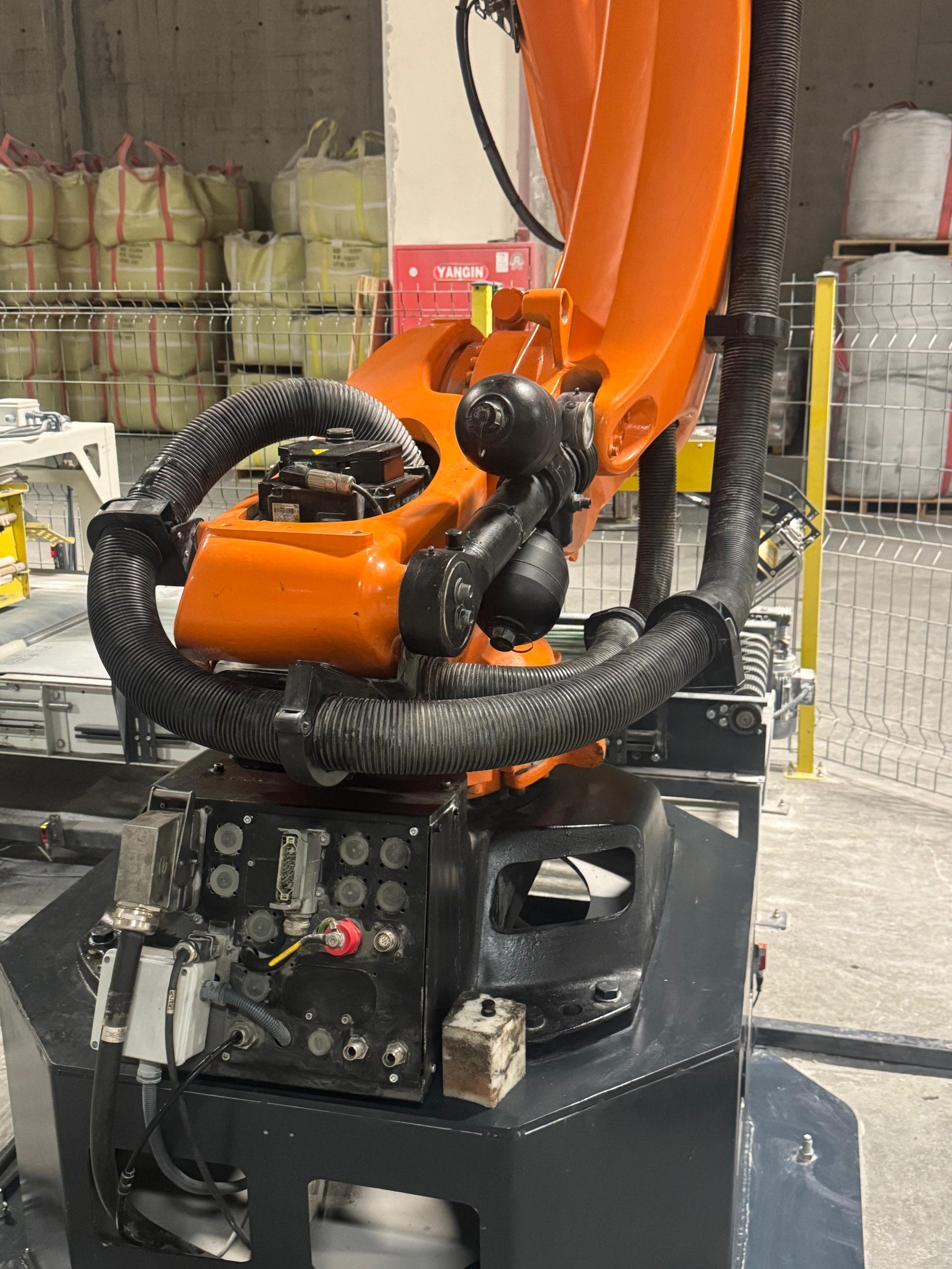 KUKA robot bakım paketi - Mate Robotic saha servis